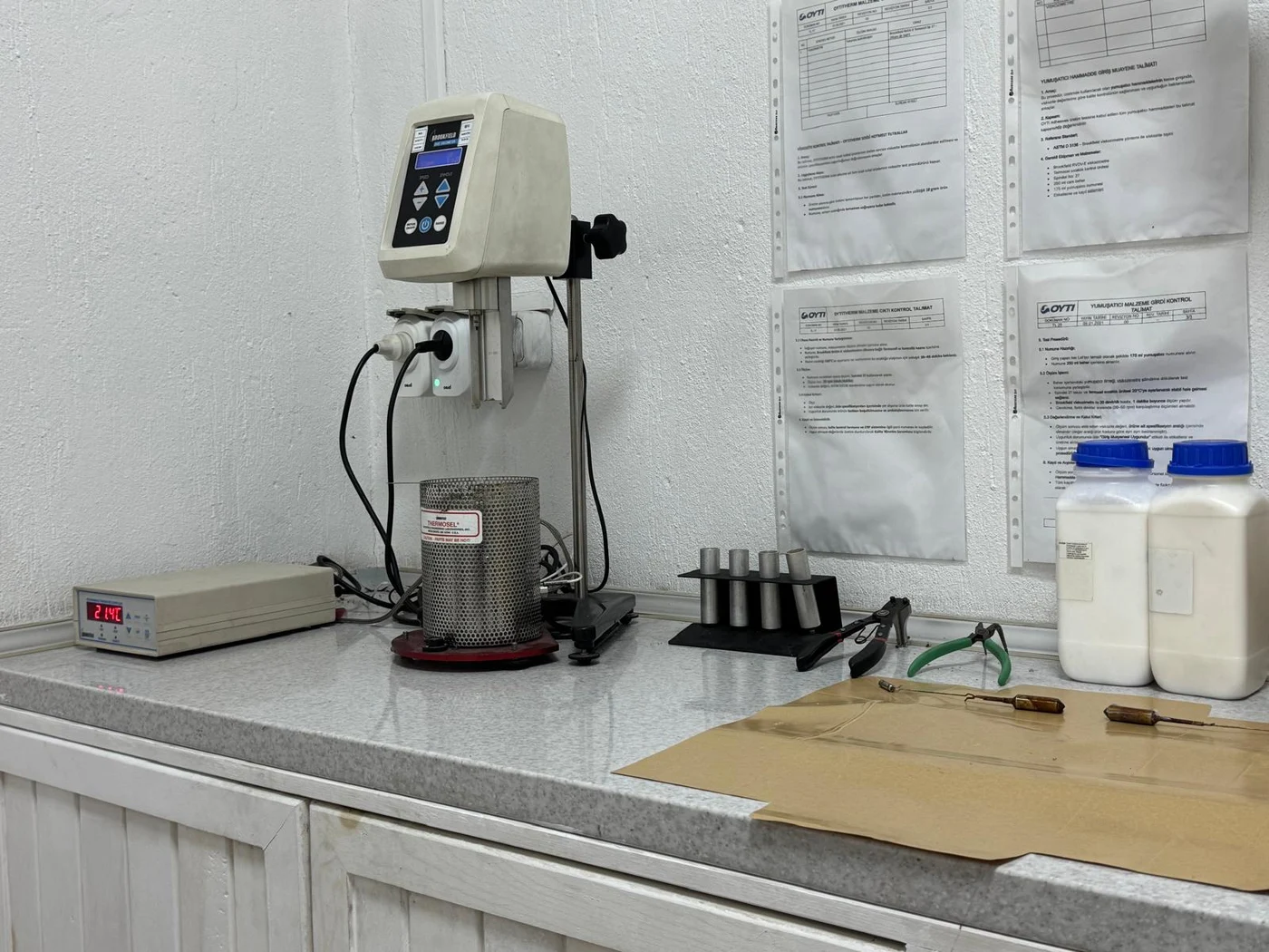 Brookfield Thermosel viscosity measurement equipment and samples in the OYTI laboratory